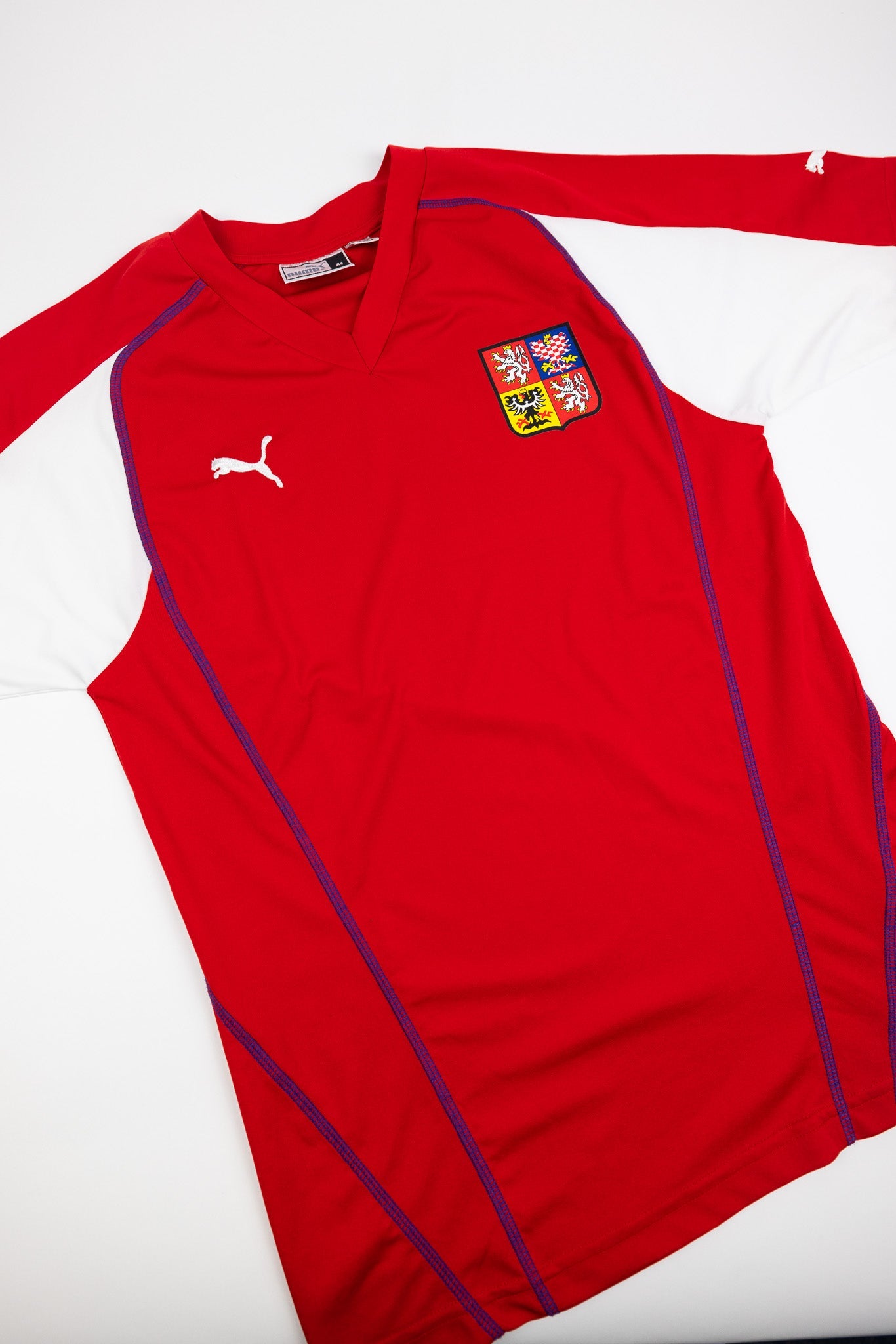 Czech Republic 2004-05 Football Shirt (Medium) - Main Image