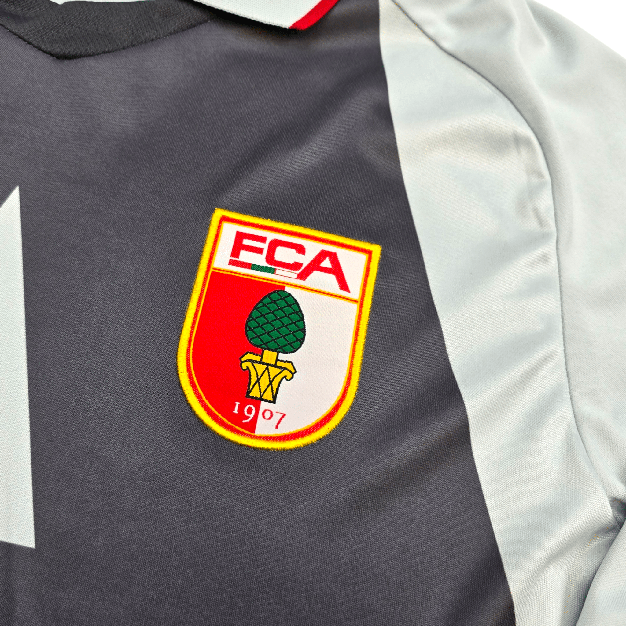 2009/10 FC Augsburg Third Football Shirt (M) - Do You Football