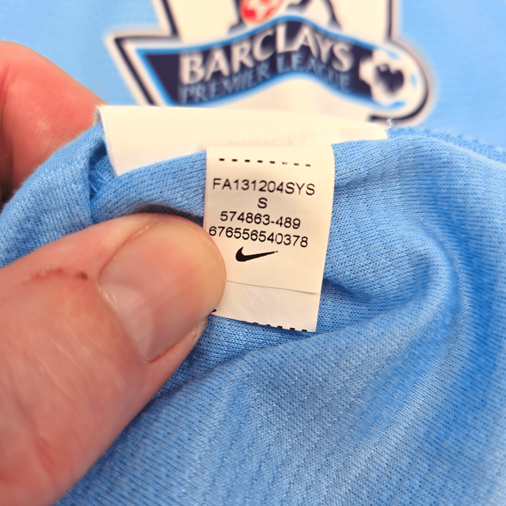 2013/14 Manchester City Home Shirt (S) Nike #25 Fernandinho