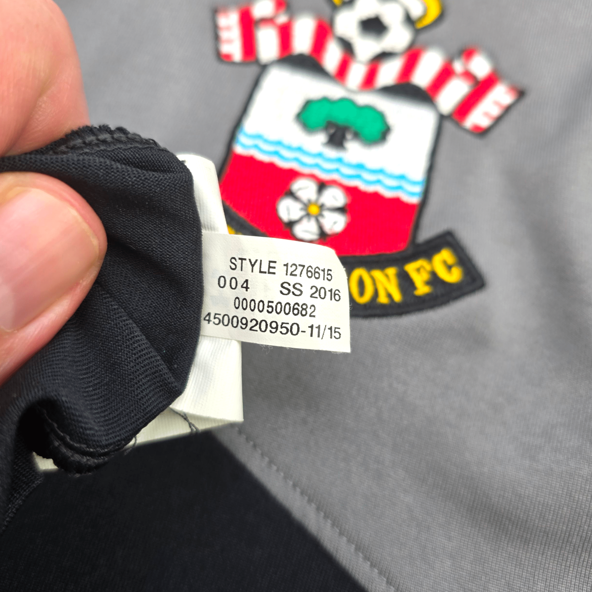2016/17 Southampton Away Football Shirt (L) Under Armour #17 Virgil