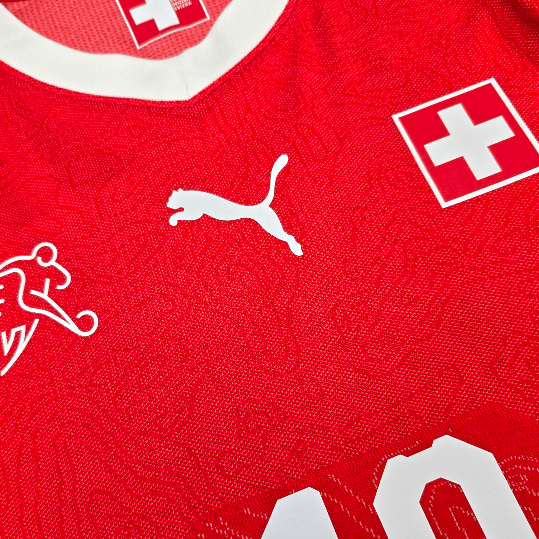 2018/20 Switzerland Home Football Shirt (XL) Puma #10 Xhaka Player Issue