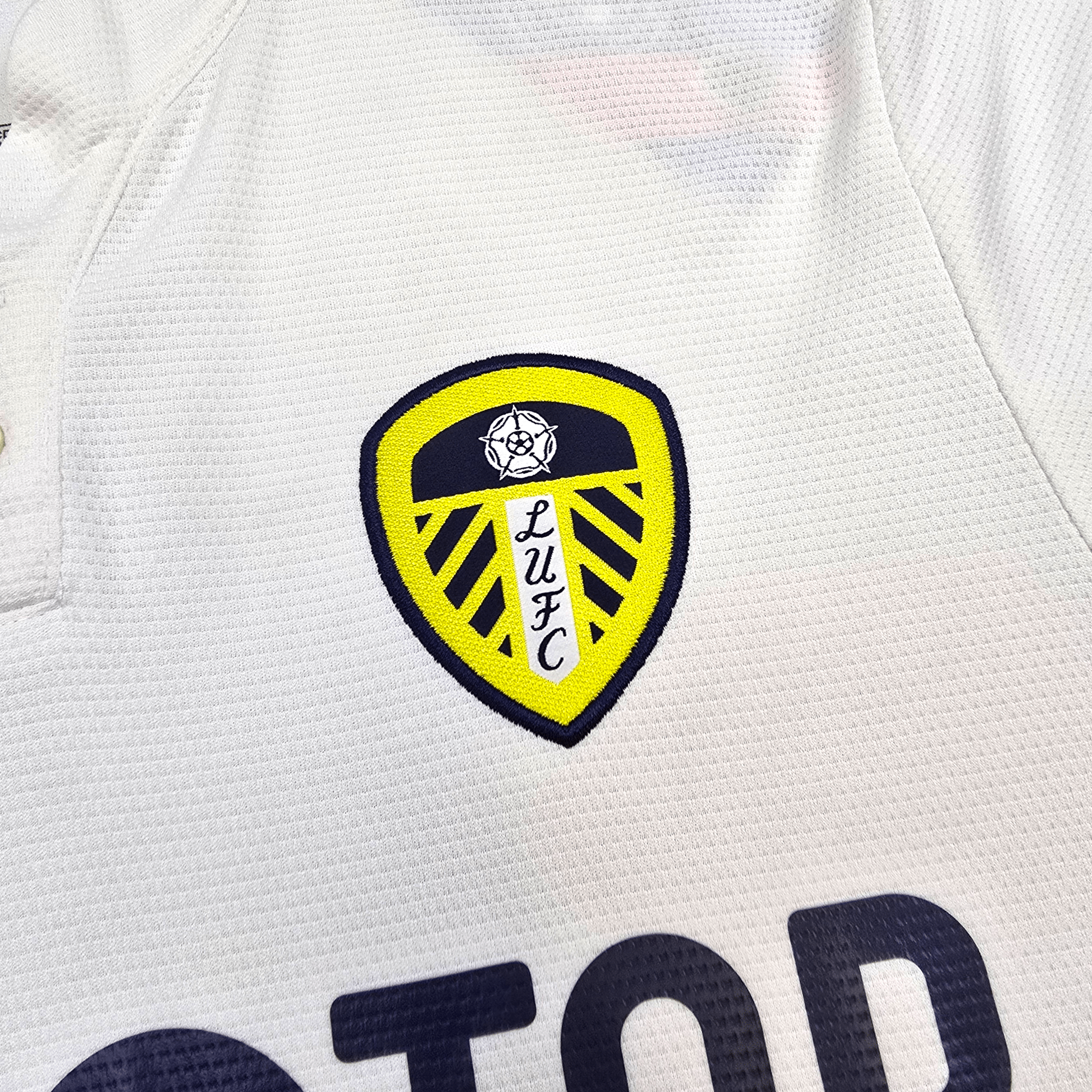 2021/22 Leeds United Home Shirt (M) Adidas #10 Raphinha