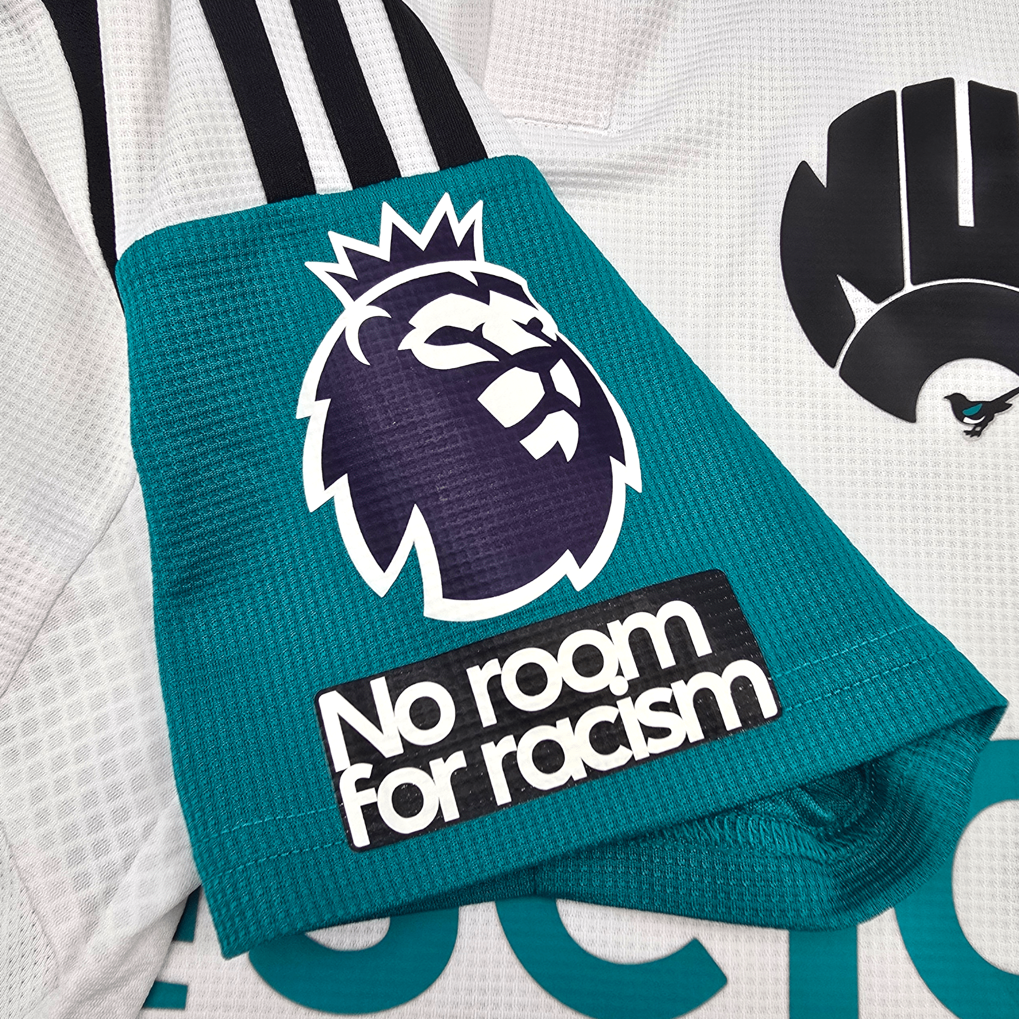2024/25 Newcastle United Third Shirt (M) Adidas #14 Isak