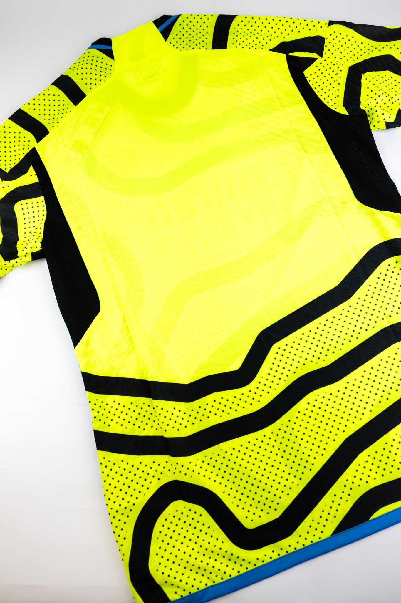 Arsenal 2023-24 football shirt (Various)