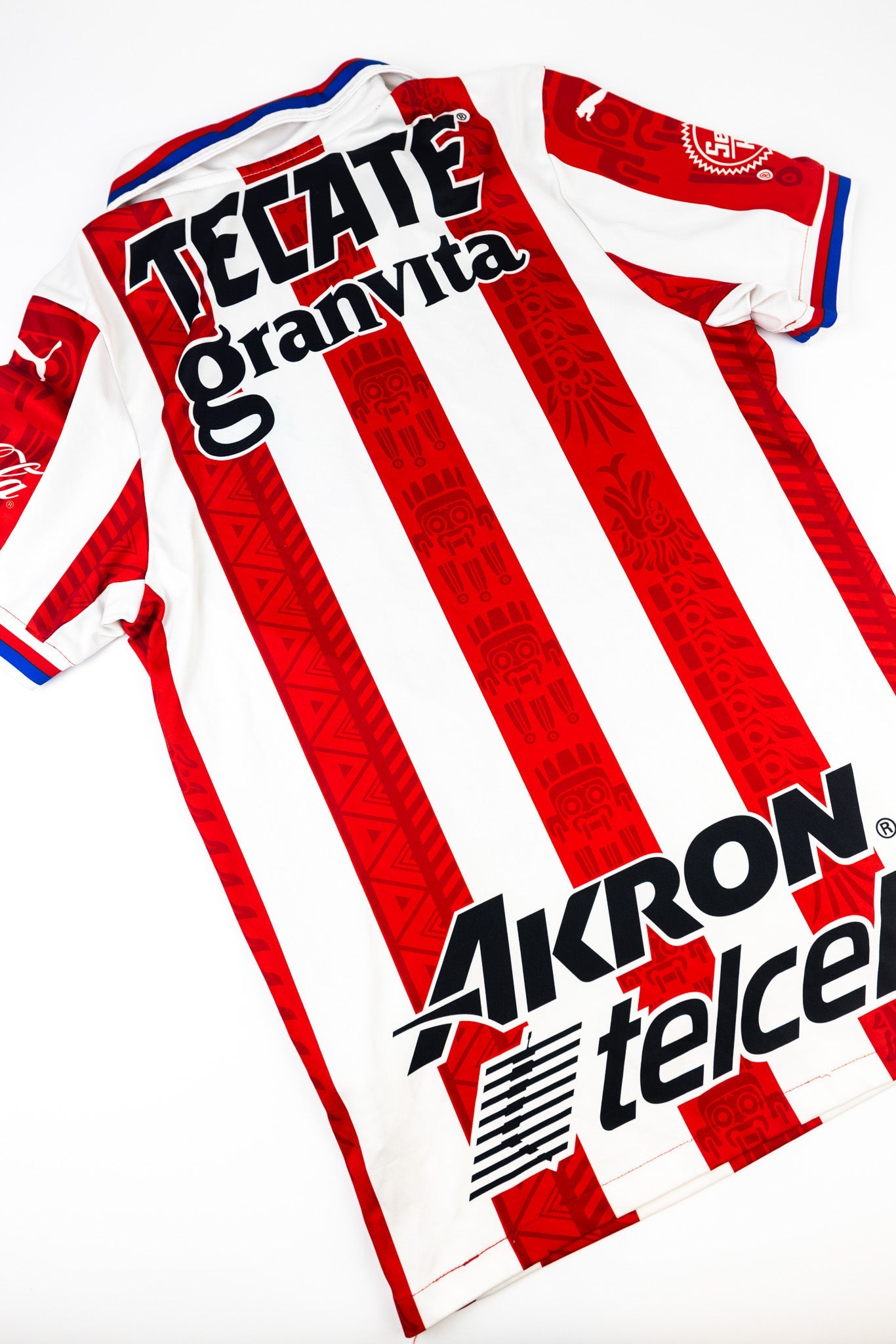 Chivas 2020-21 Football Shirt (Small)