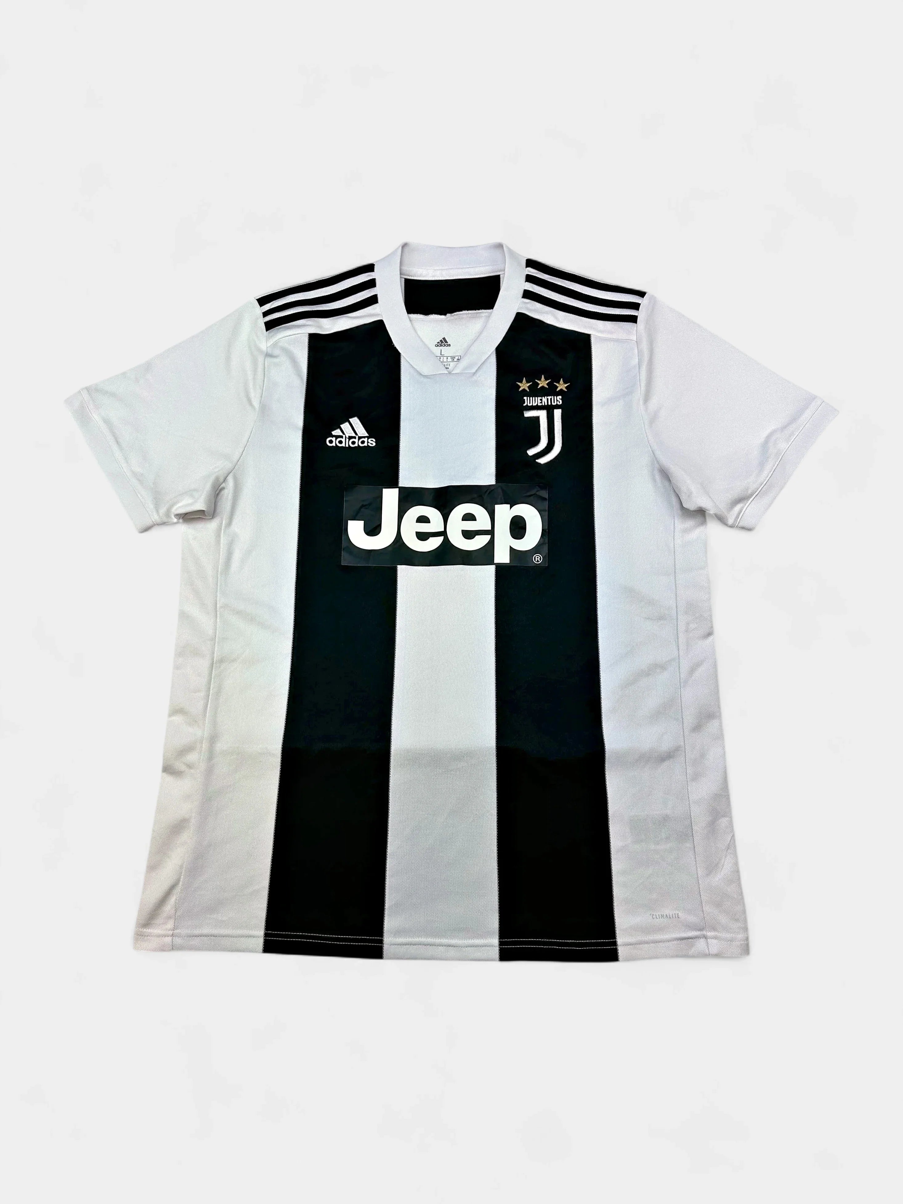 Juventus 2018-19 Football Shirt (Large)
