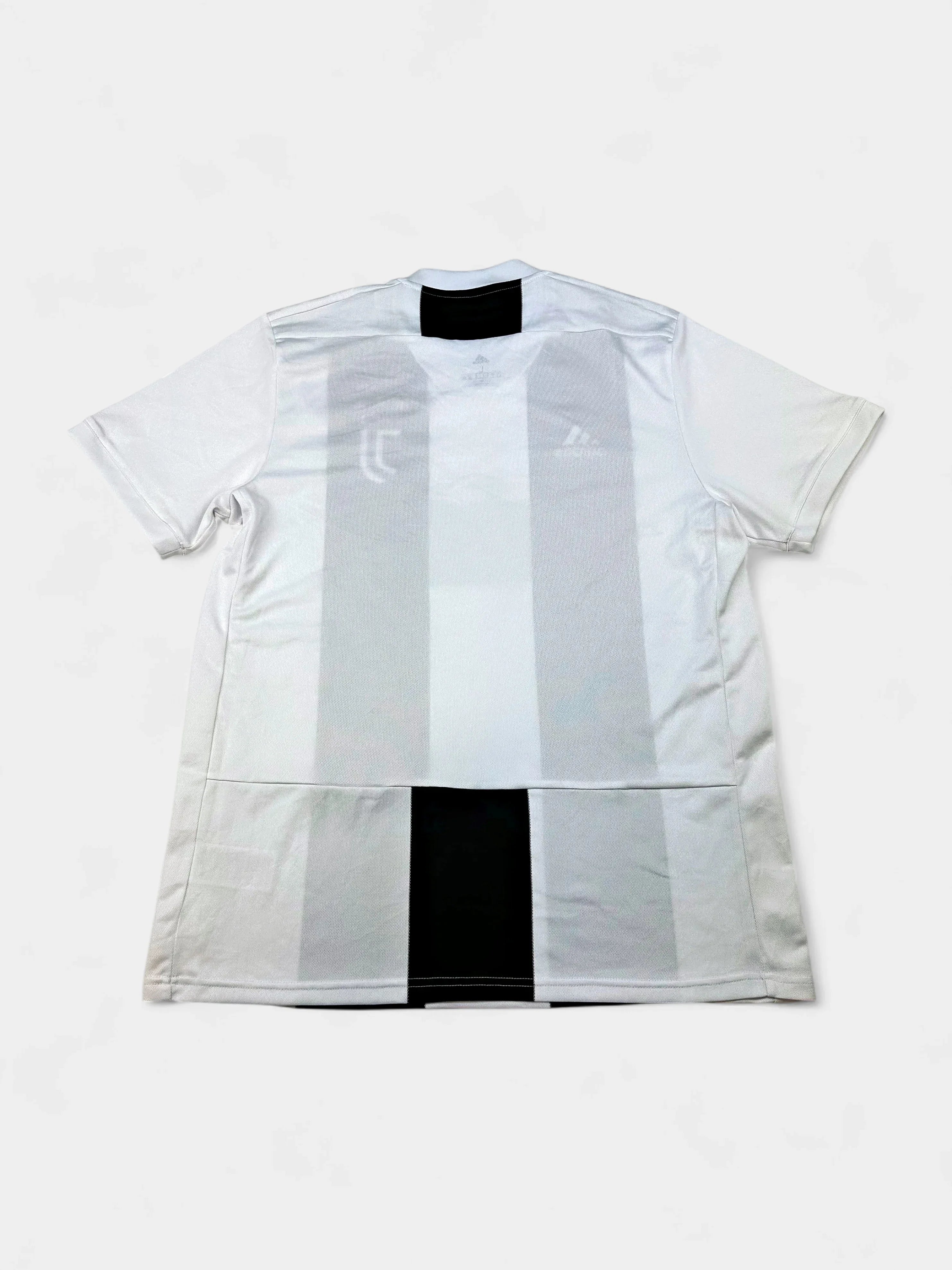 Juventus 2018-19 Football Shirt (Large)