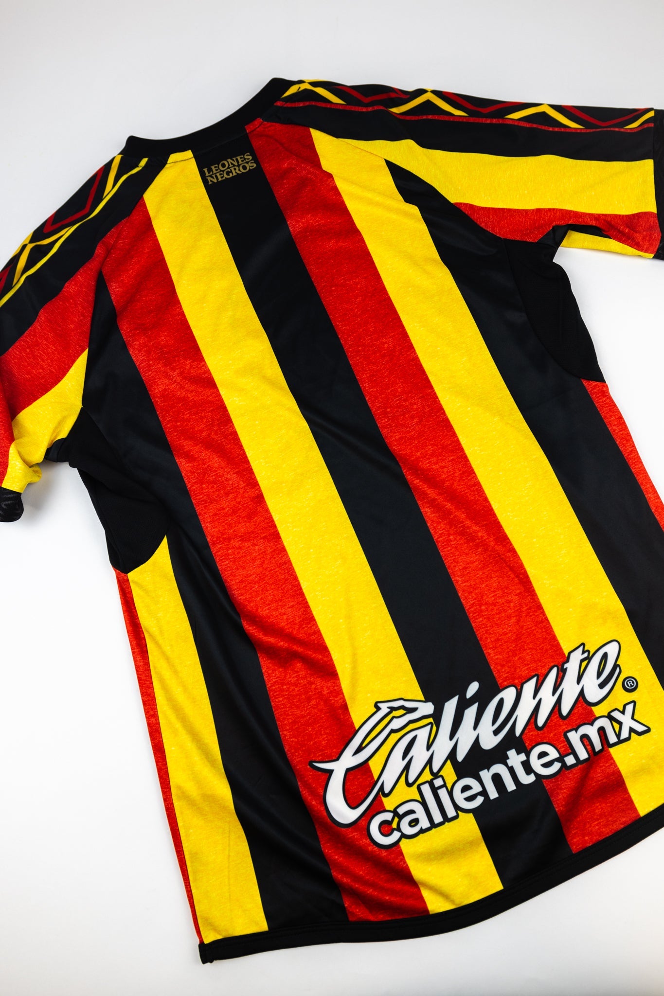Leones Negros 2019-20 Football Shirt (Small)