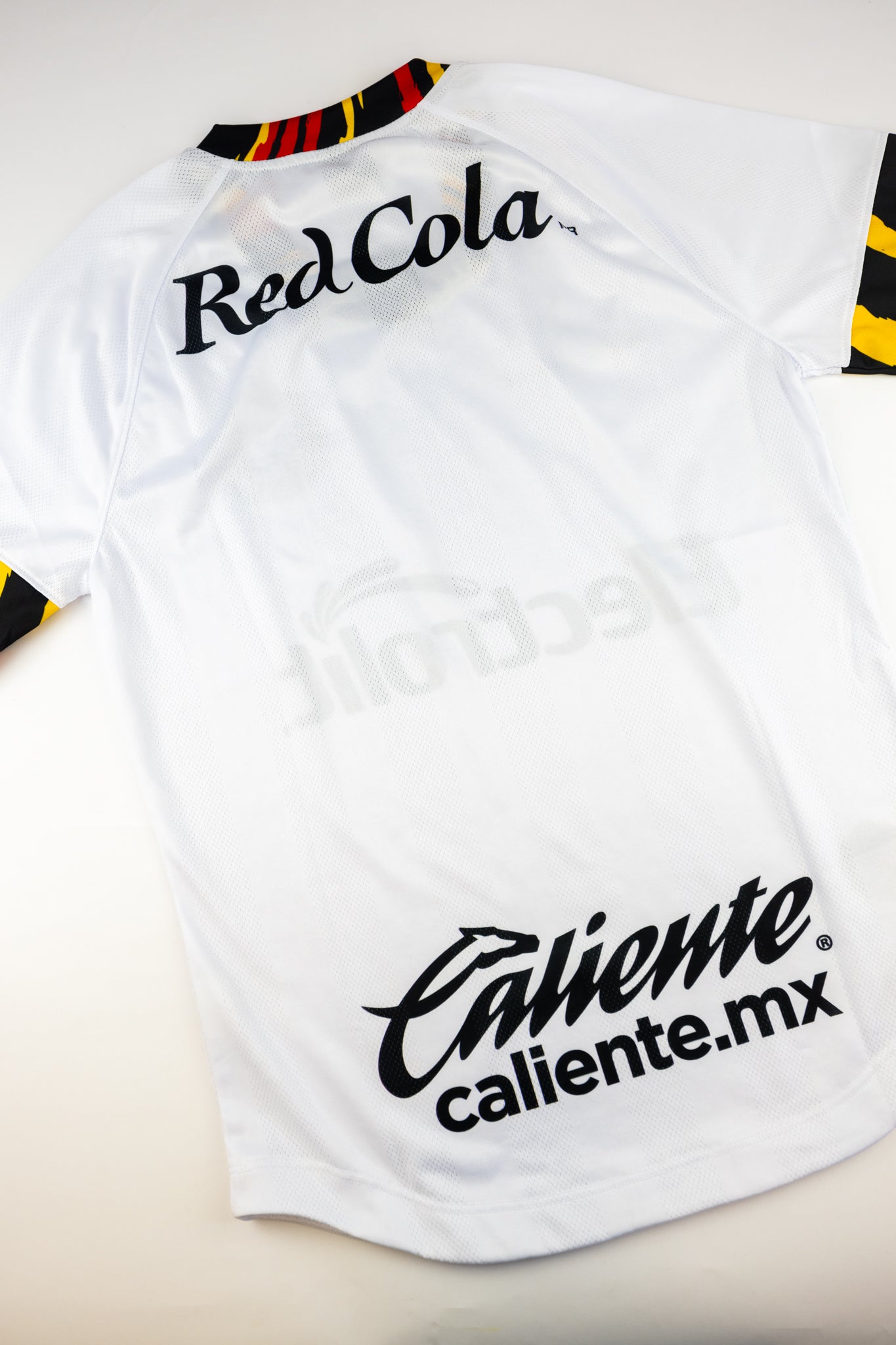 Leones Negros 2021-22 Football Shirt (Small)