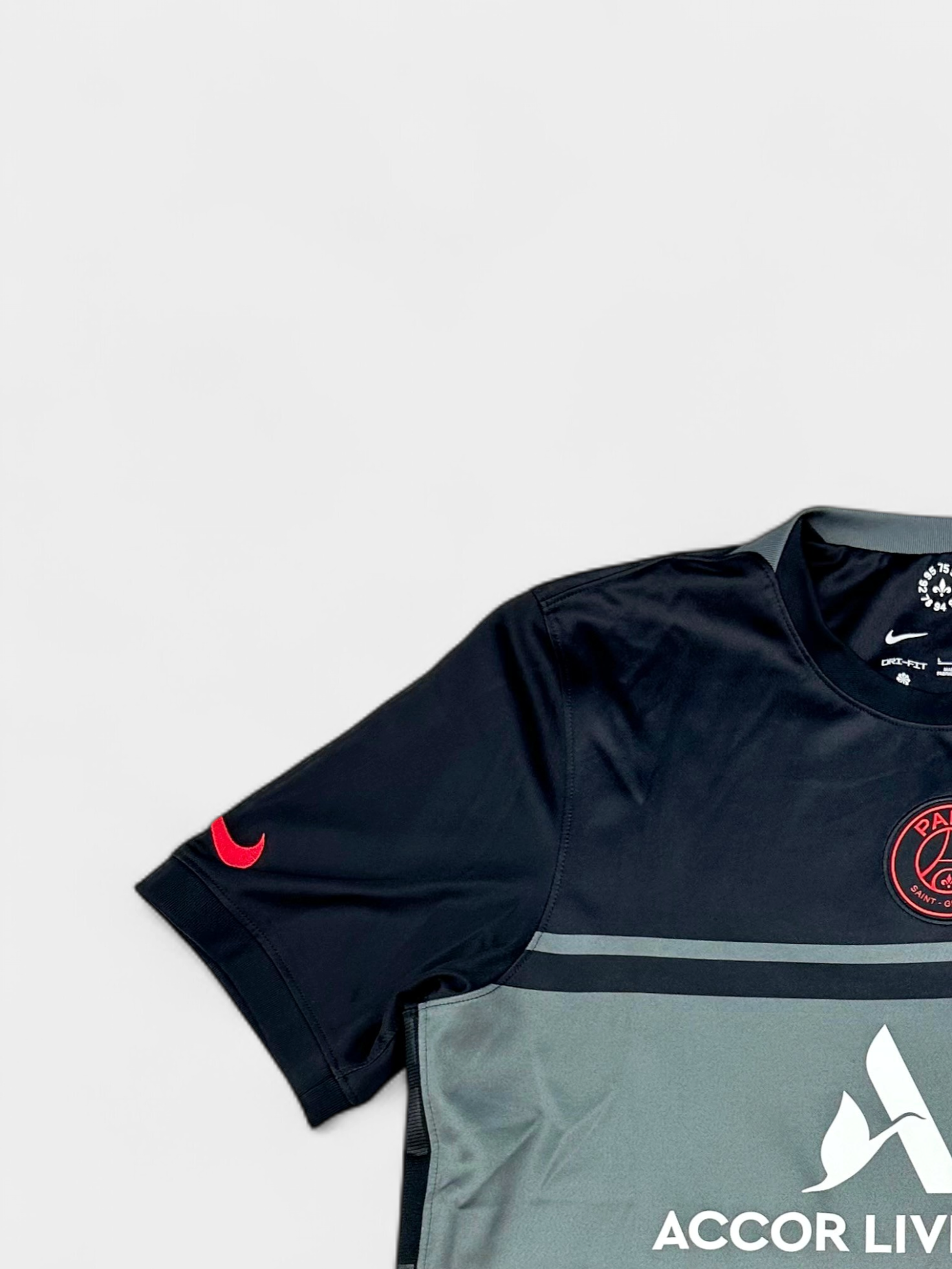 Paris Saint-Germain 2021-22 Third Shirt Nike Original (L)