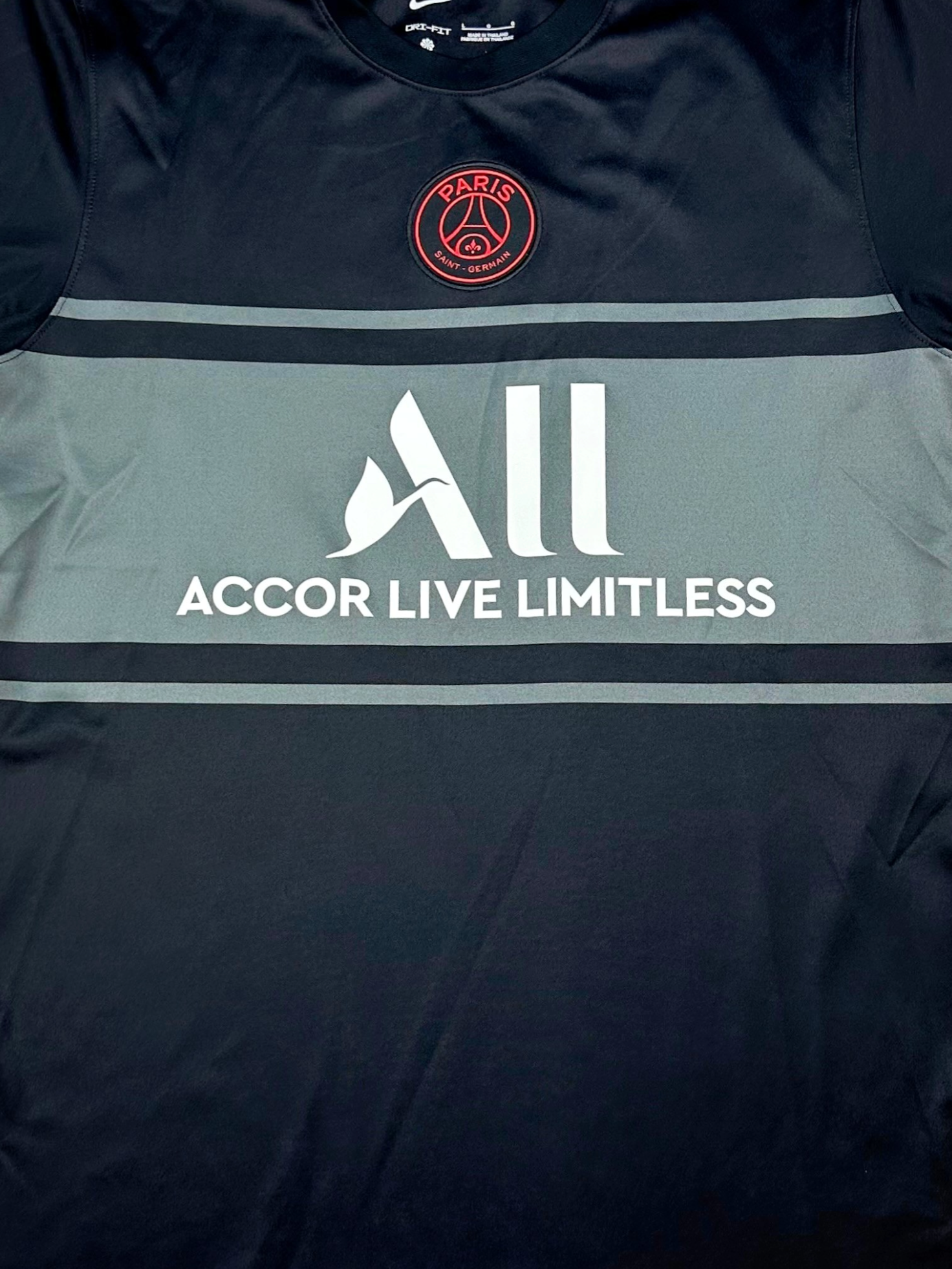 Paris Saint-Germain 2021-22 Third Shirt Nike Original (L)