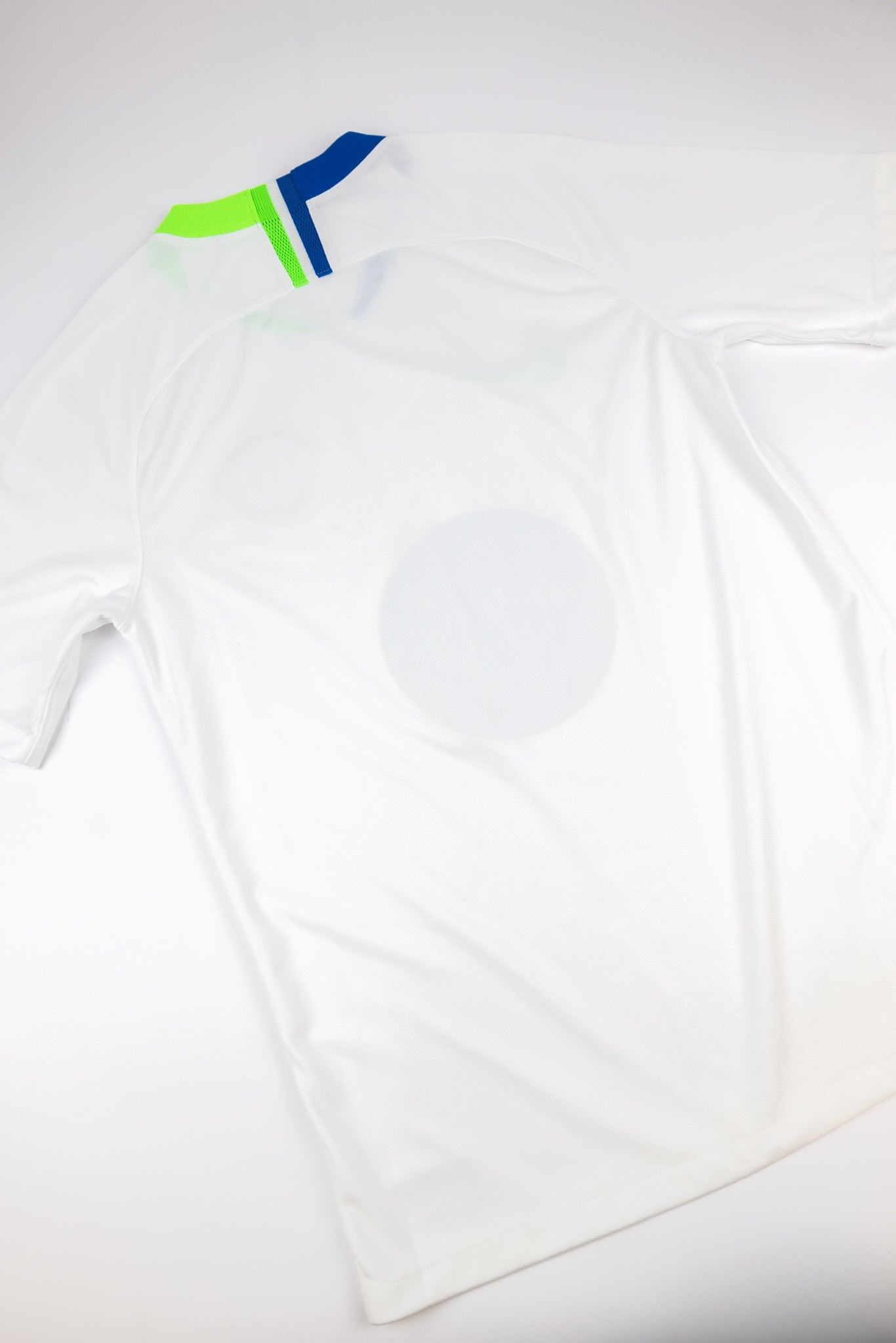 VfL Wolfsburg 2018-19 Football Shirt (Small)