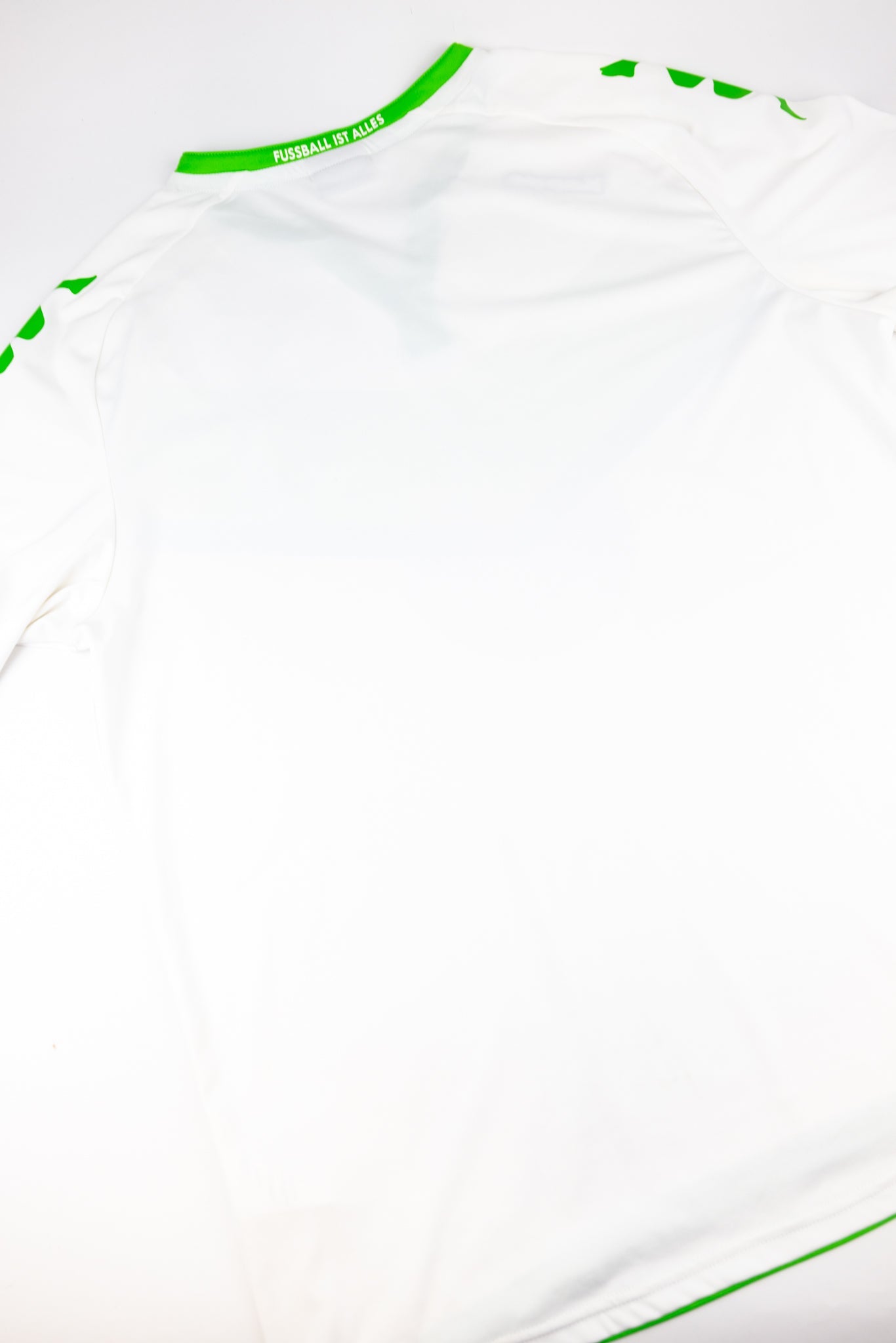 VFL Wolfsburg 2015-16 Football Shirt (2XL)