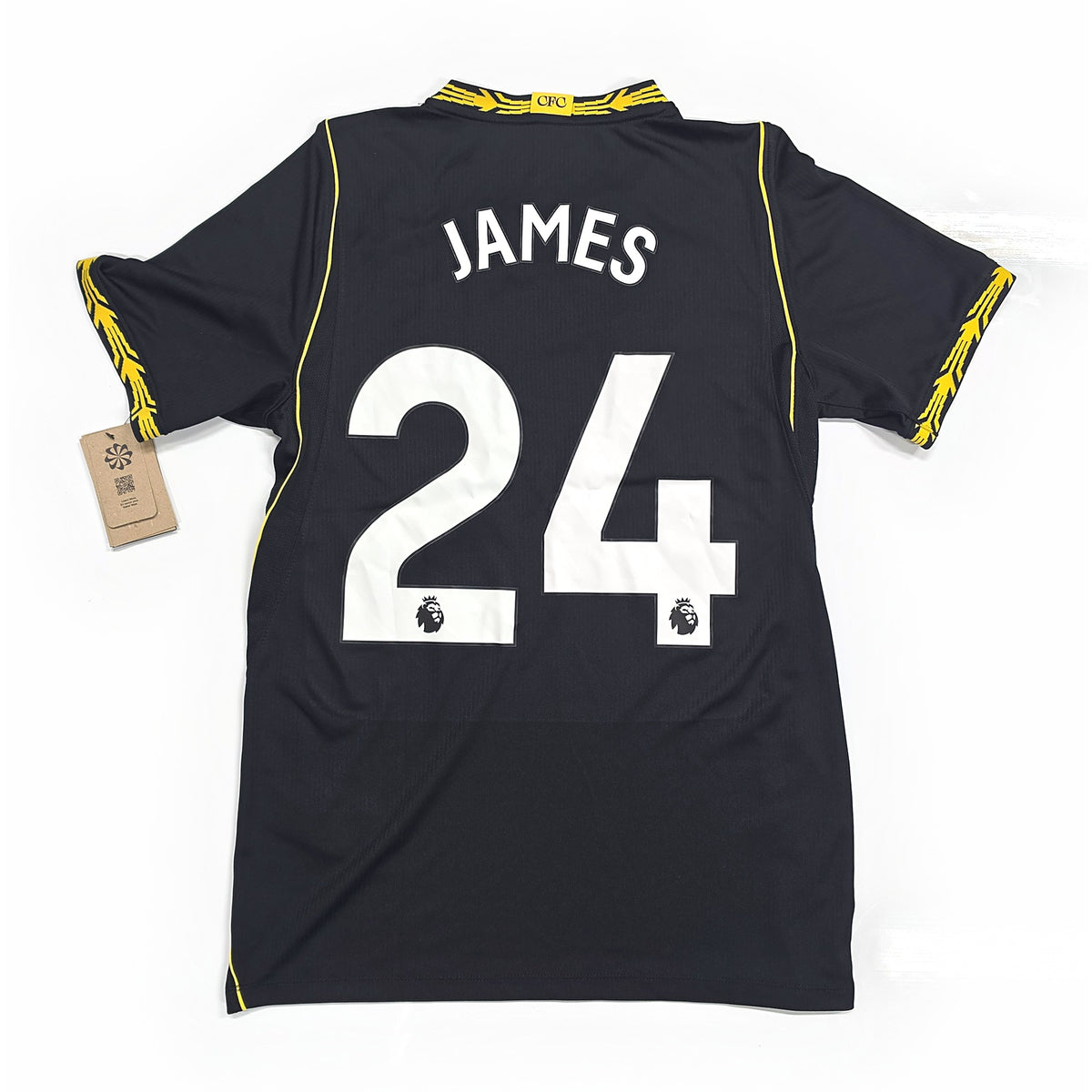 Chelsea 2026/27 away shirt, back with James 24 print