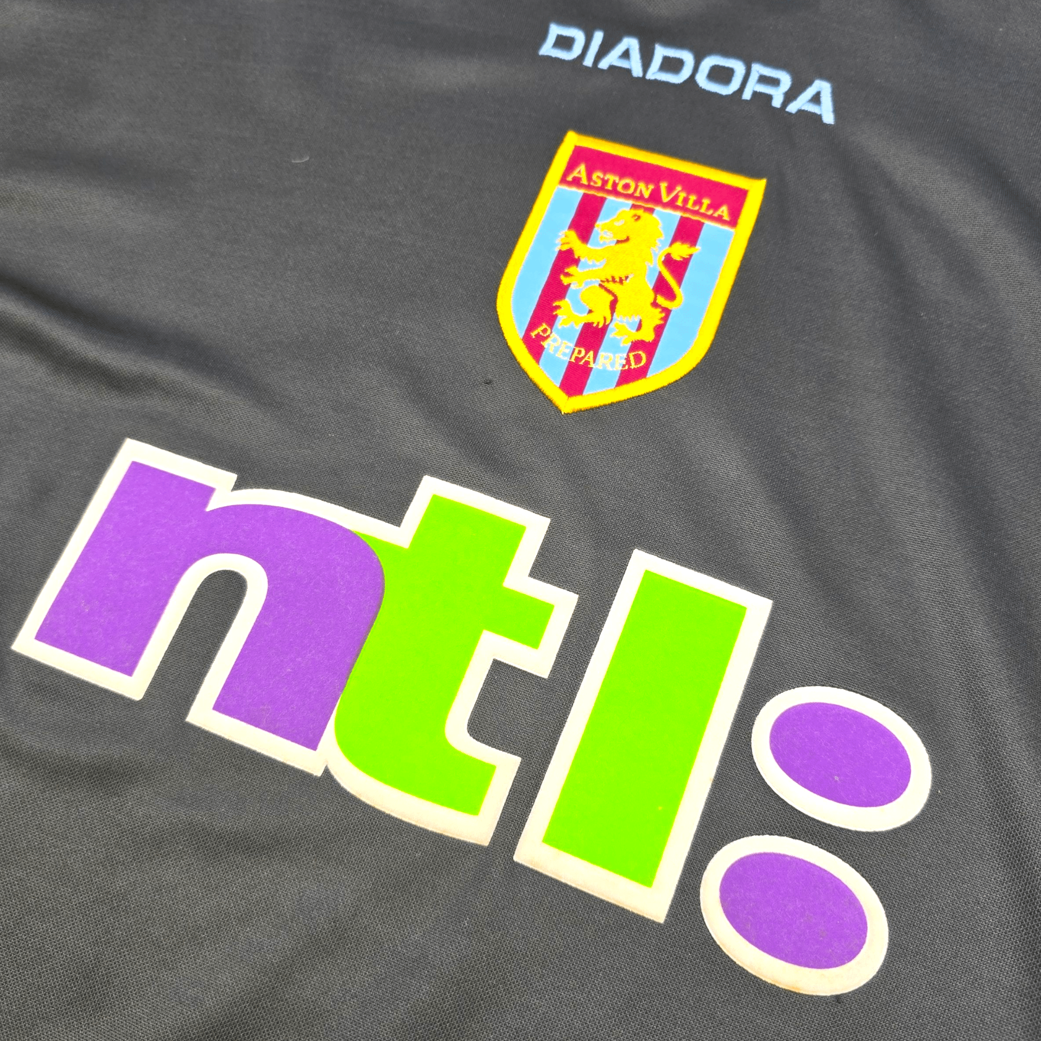2000/01 Aston Villa Away Football Shirt (XL) Diadora #9 Dublin