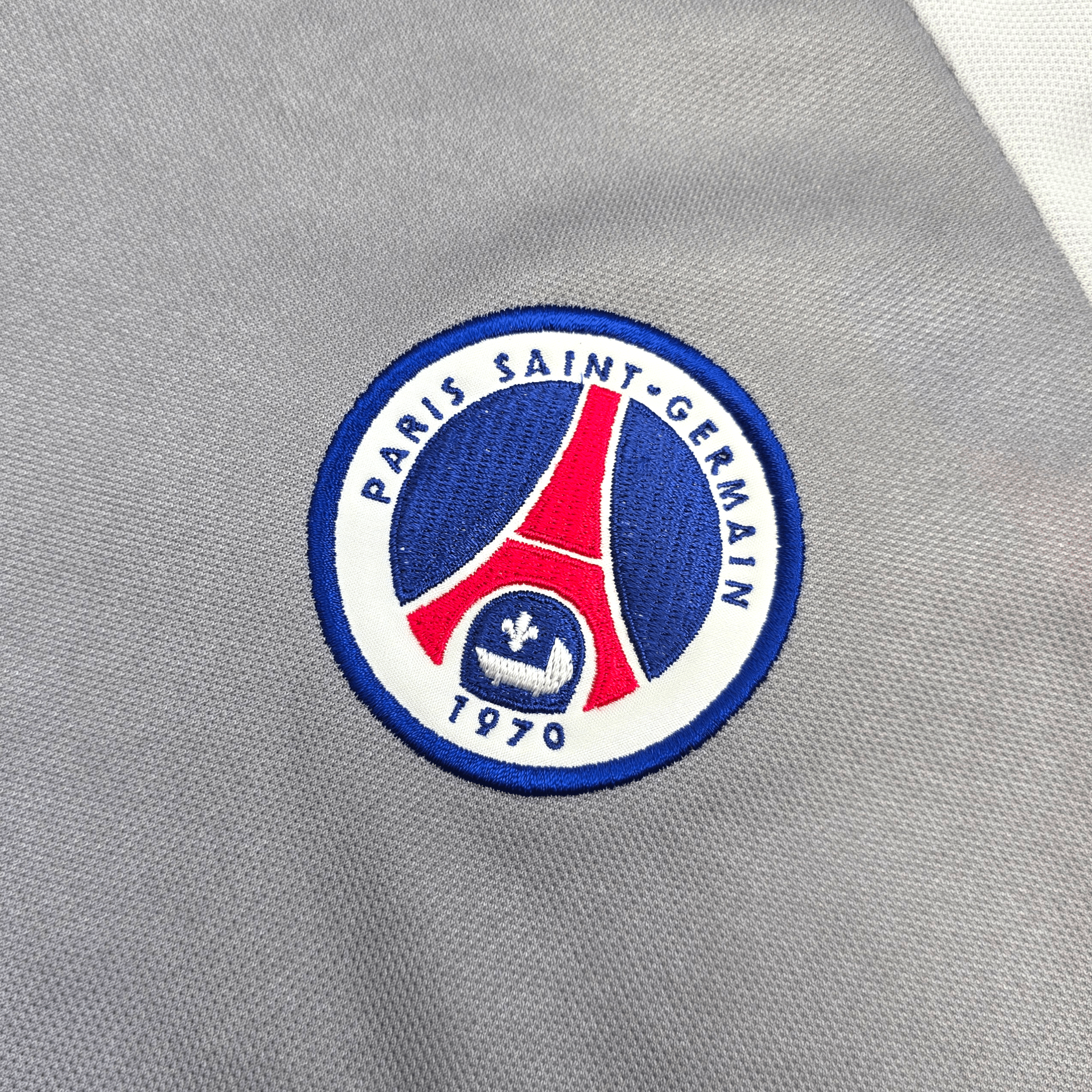 2001/02 PSG Away Shirt (L) Nike #10 Okocha - Original Print
