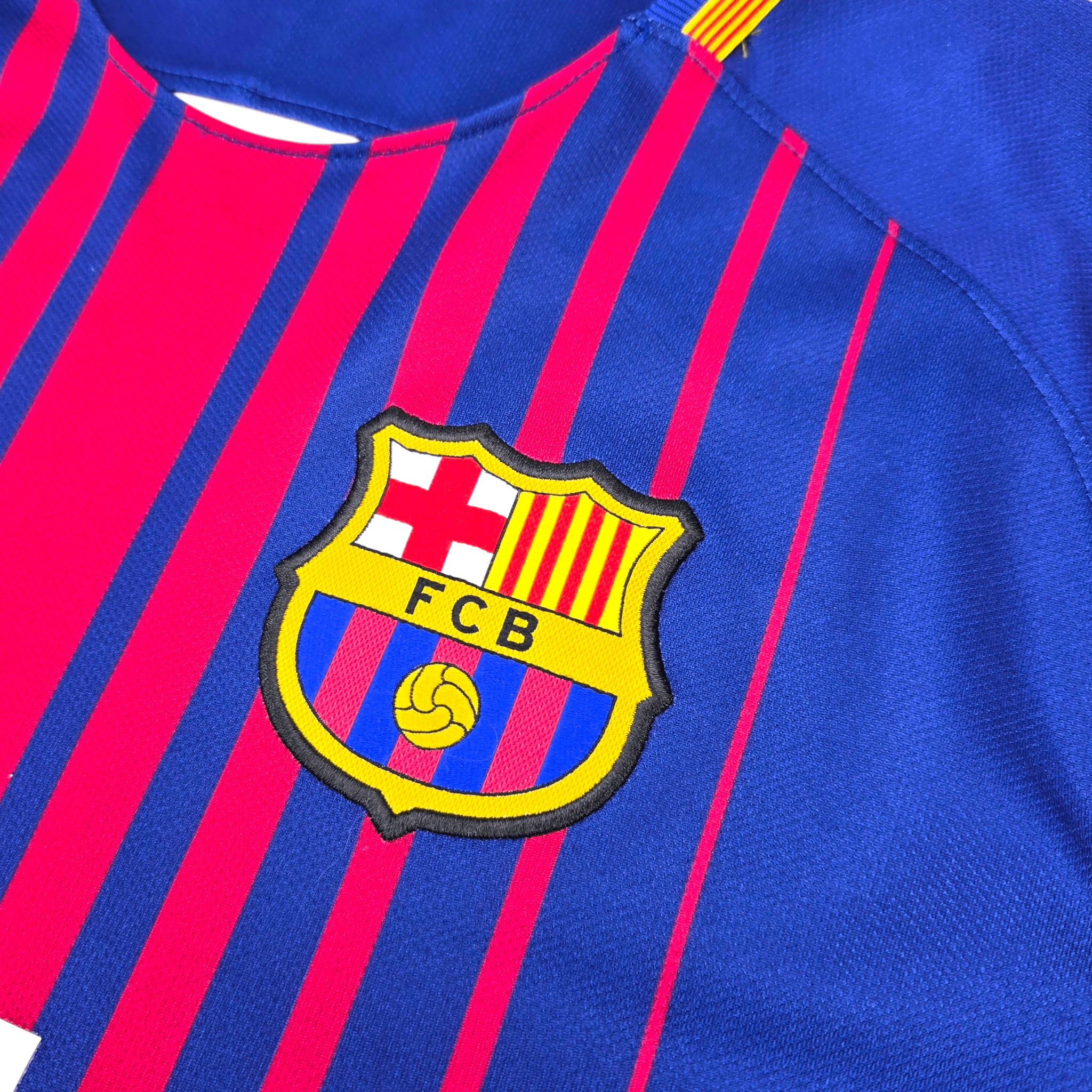 2017/18 Barcelona Home Football Shirt (M) Nike #8 Iniesta