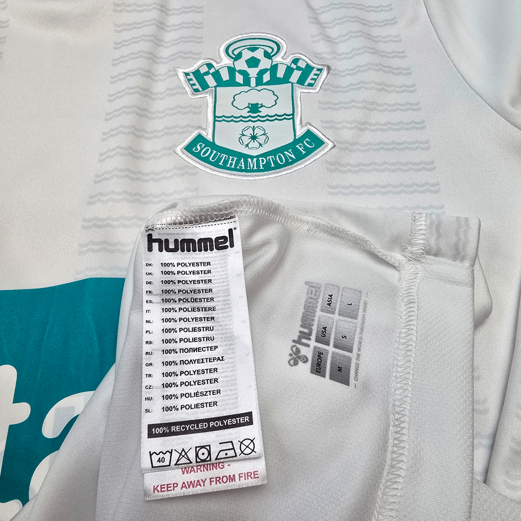 2023/24 Southampton Away Shirt (M) Hummel #9 Armstrong - Championship Season