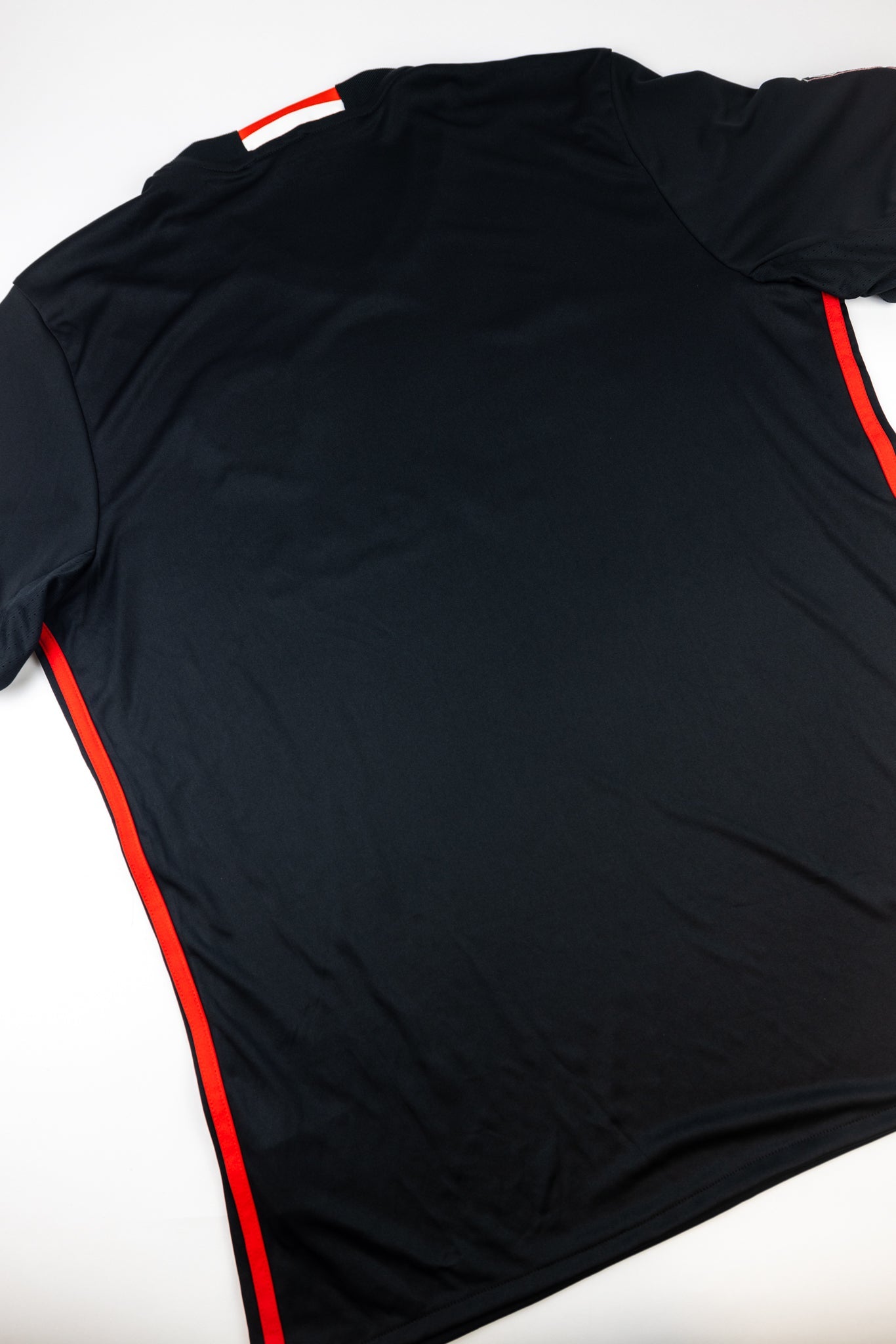 DC United 2016 Football Shirt (XL)