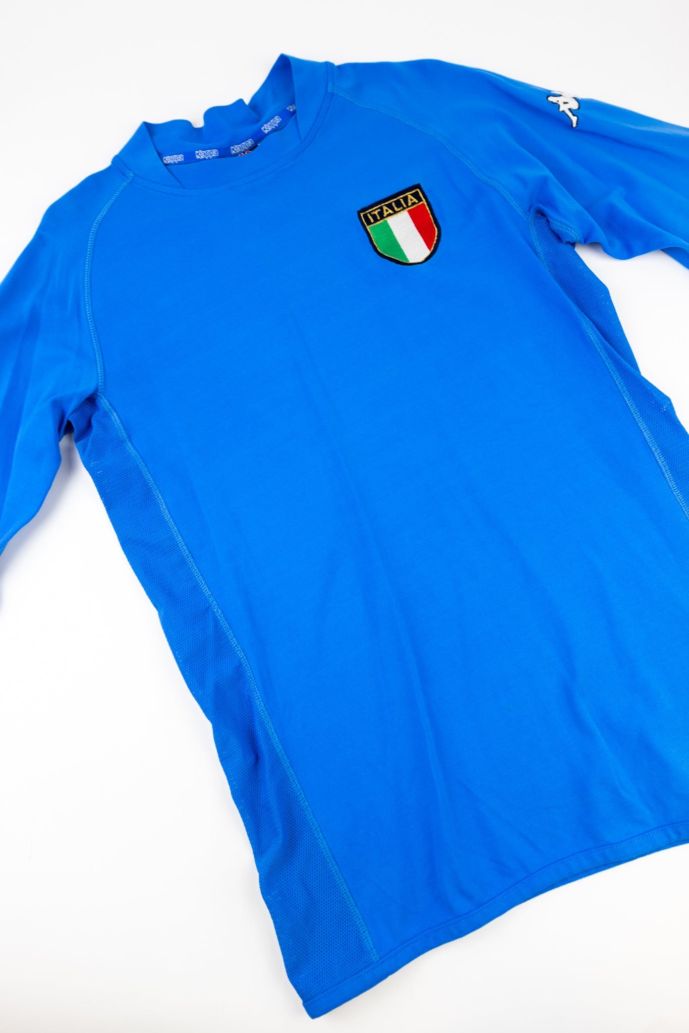 Italy 2002 Football Shirt (Medium)