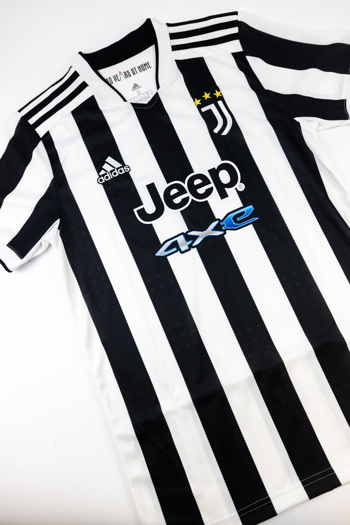 Juventus 2021-22 Football Shirt (Various)