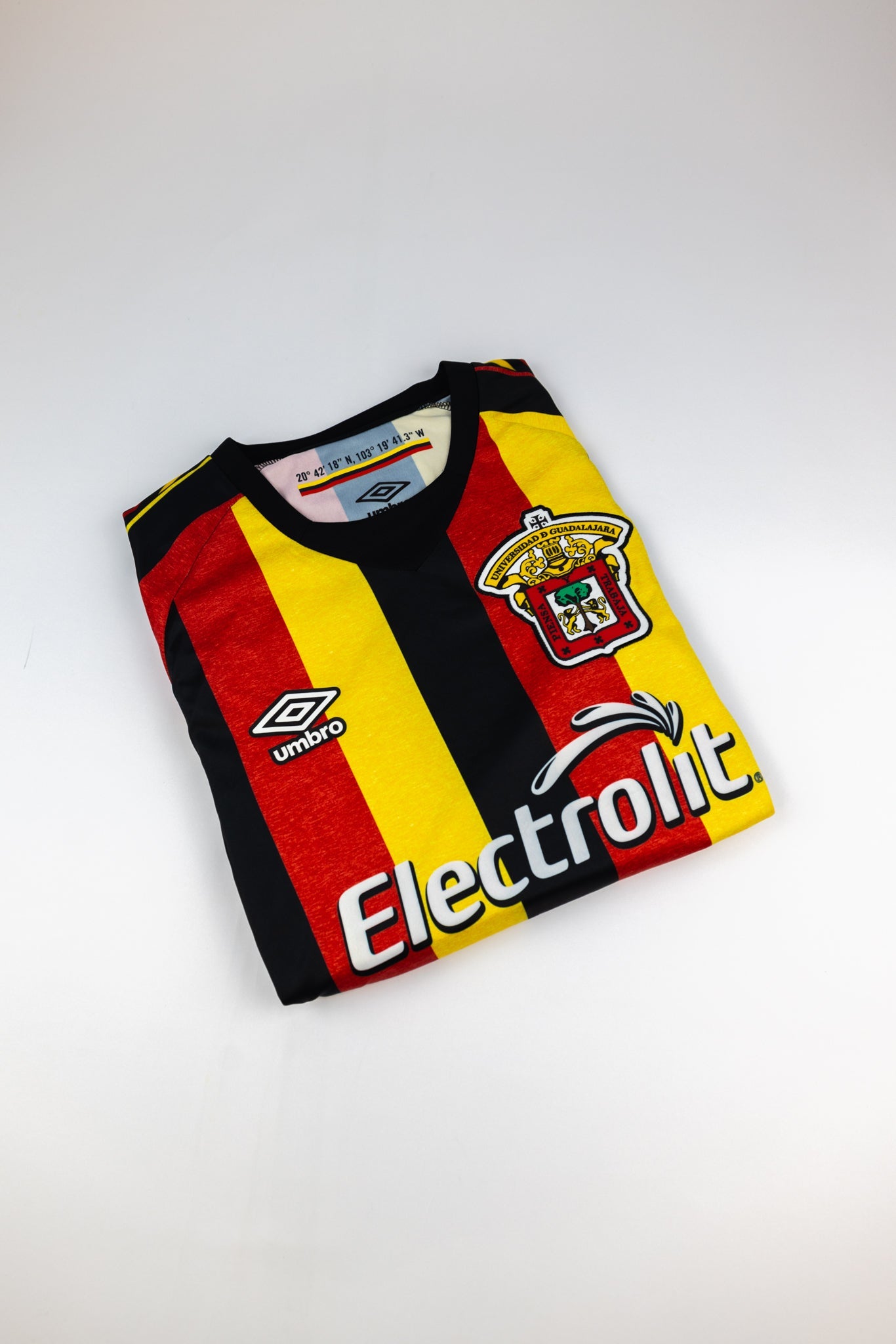 Leones Negros 2019-20 Football Shirt (Small)