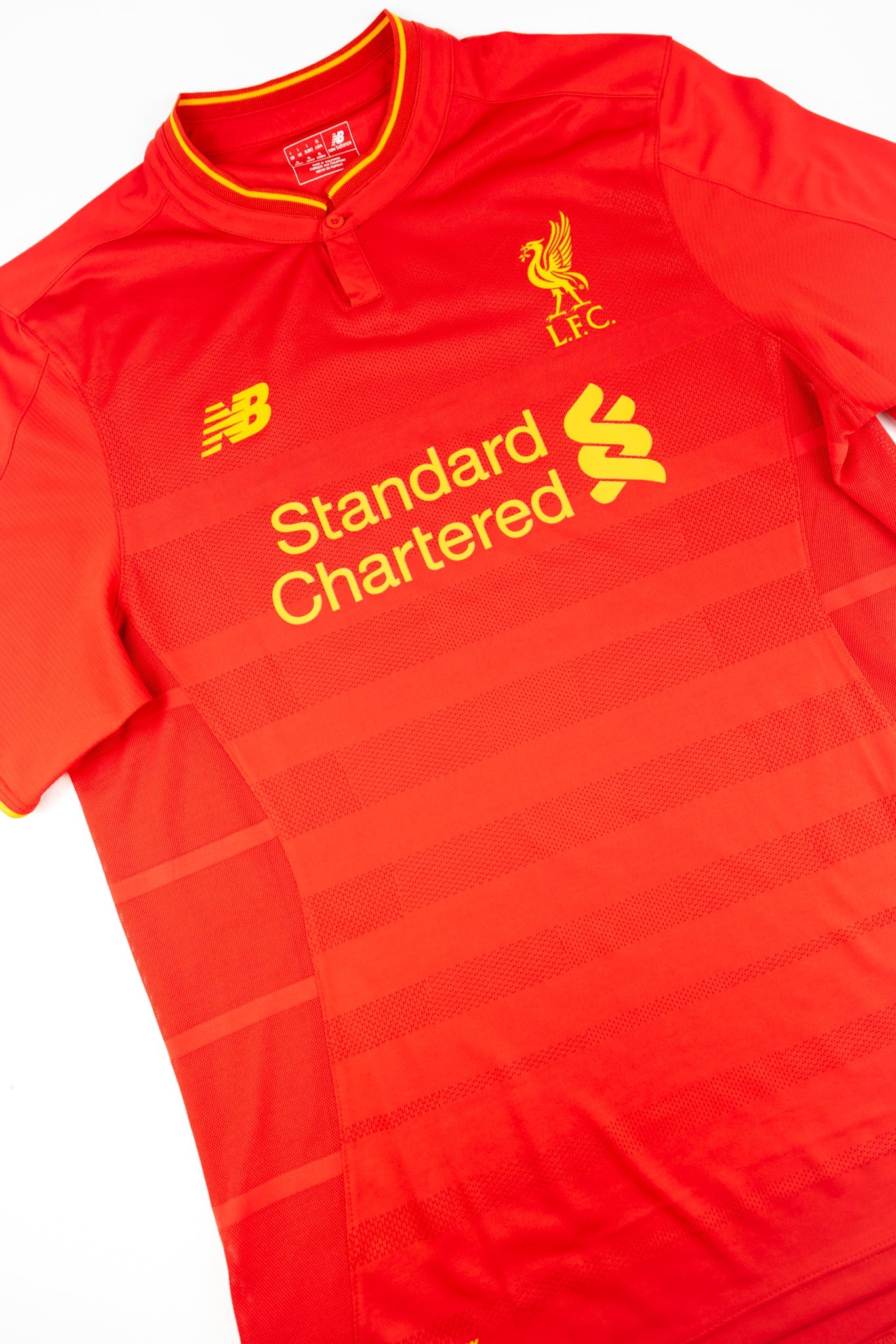 Liverpool FC 2016-17 Football Shirt (Large)