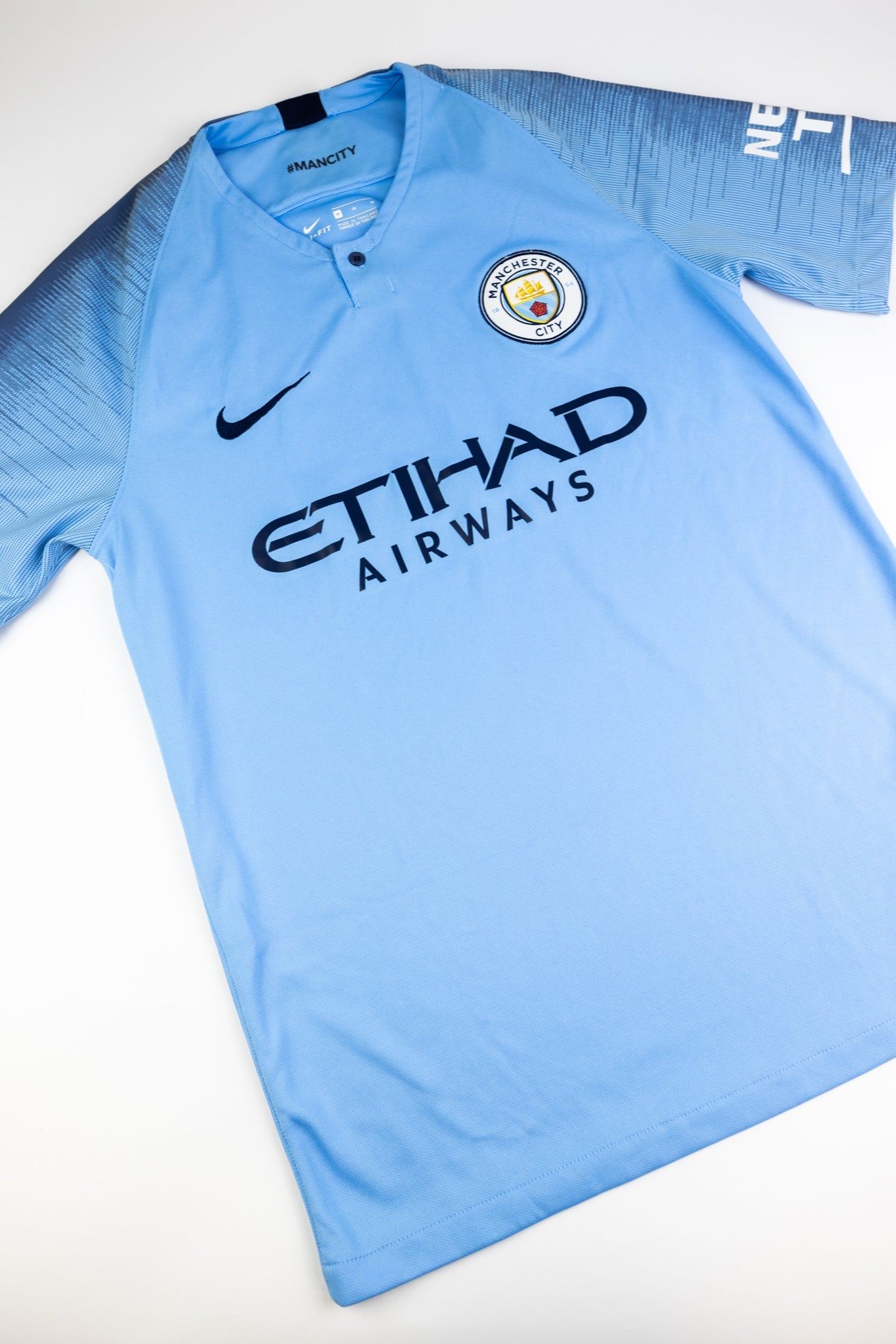 Manchester City 2018-19 Football Shirt (Medium)