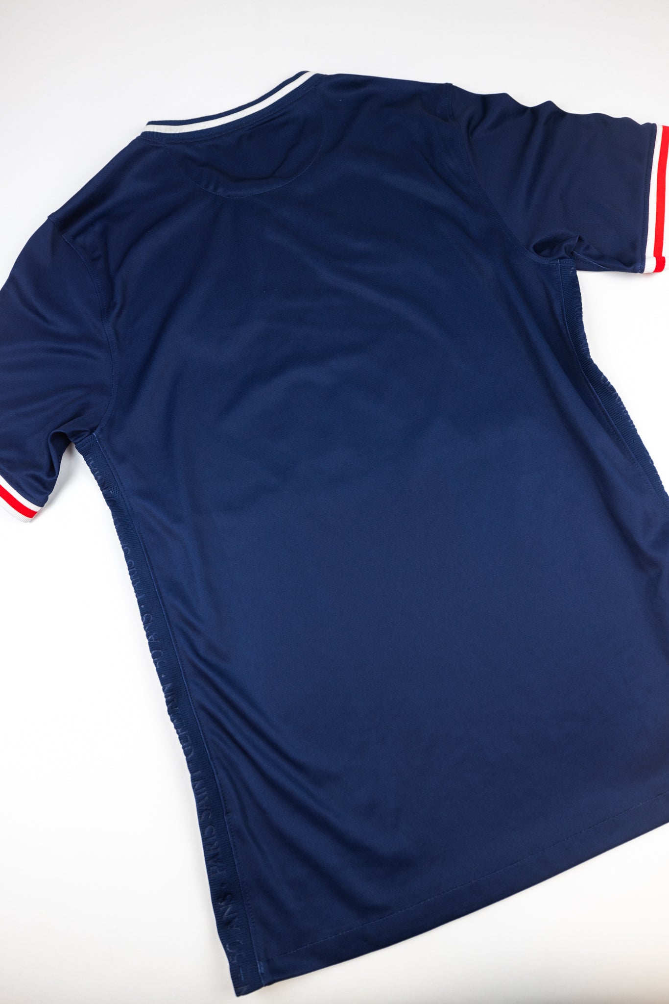 Paris Saint-Germain 2020-21 Football shirt (Small)
