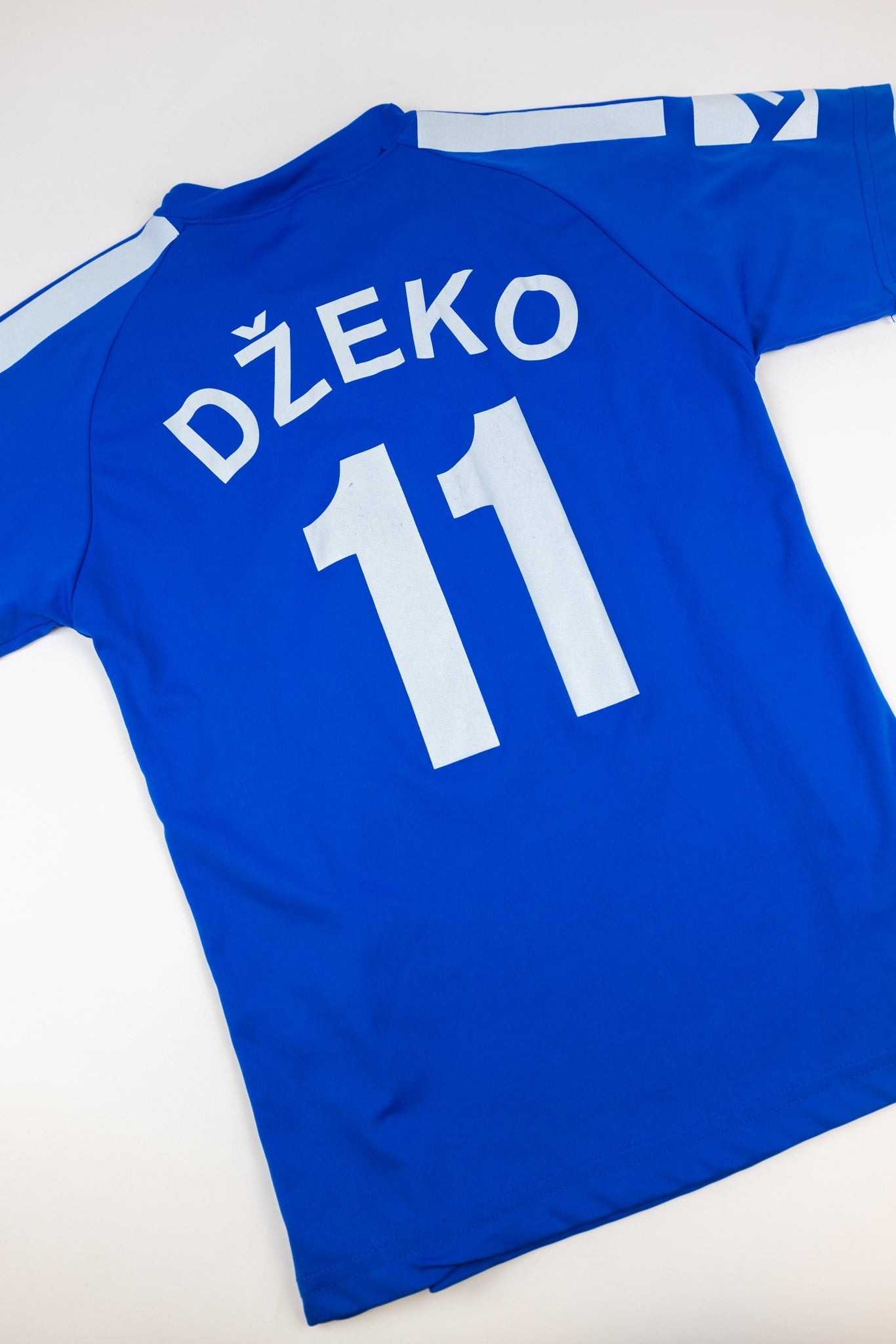 Bosnia and Herzegovina 2009 Football shirt (Small)
