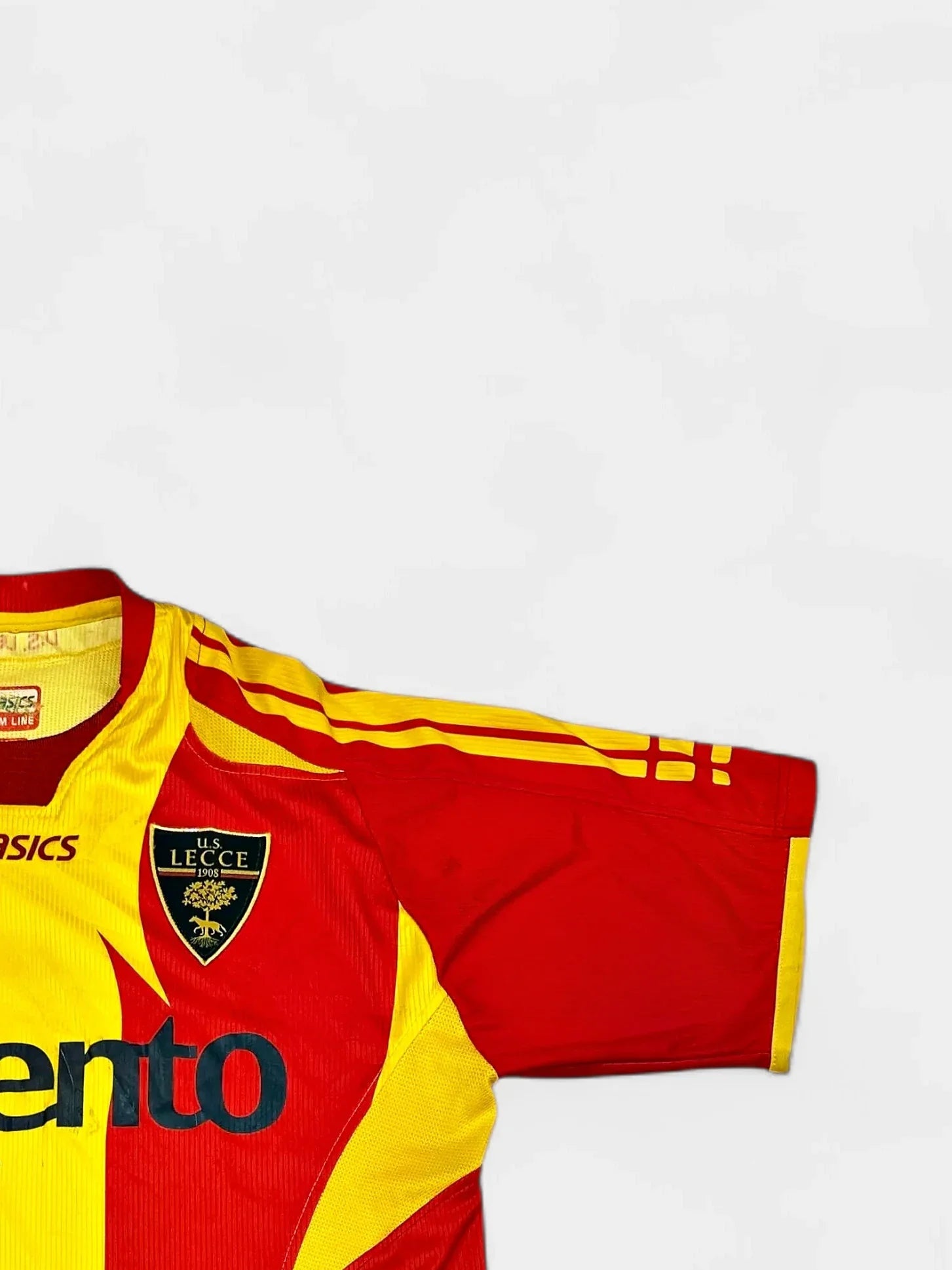 U.S. Lecce 2006-07 Asics Home Shirt (Small)
