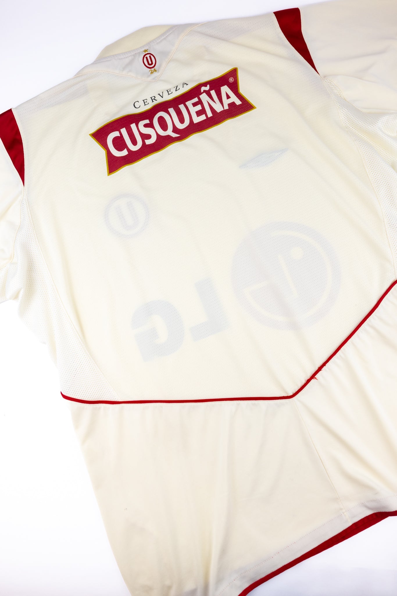 Universitario de Deportes 2004 Football Shirt (XL)