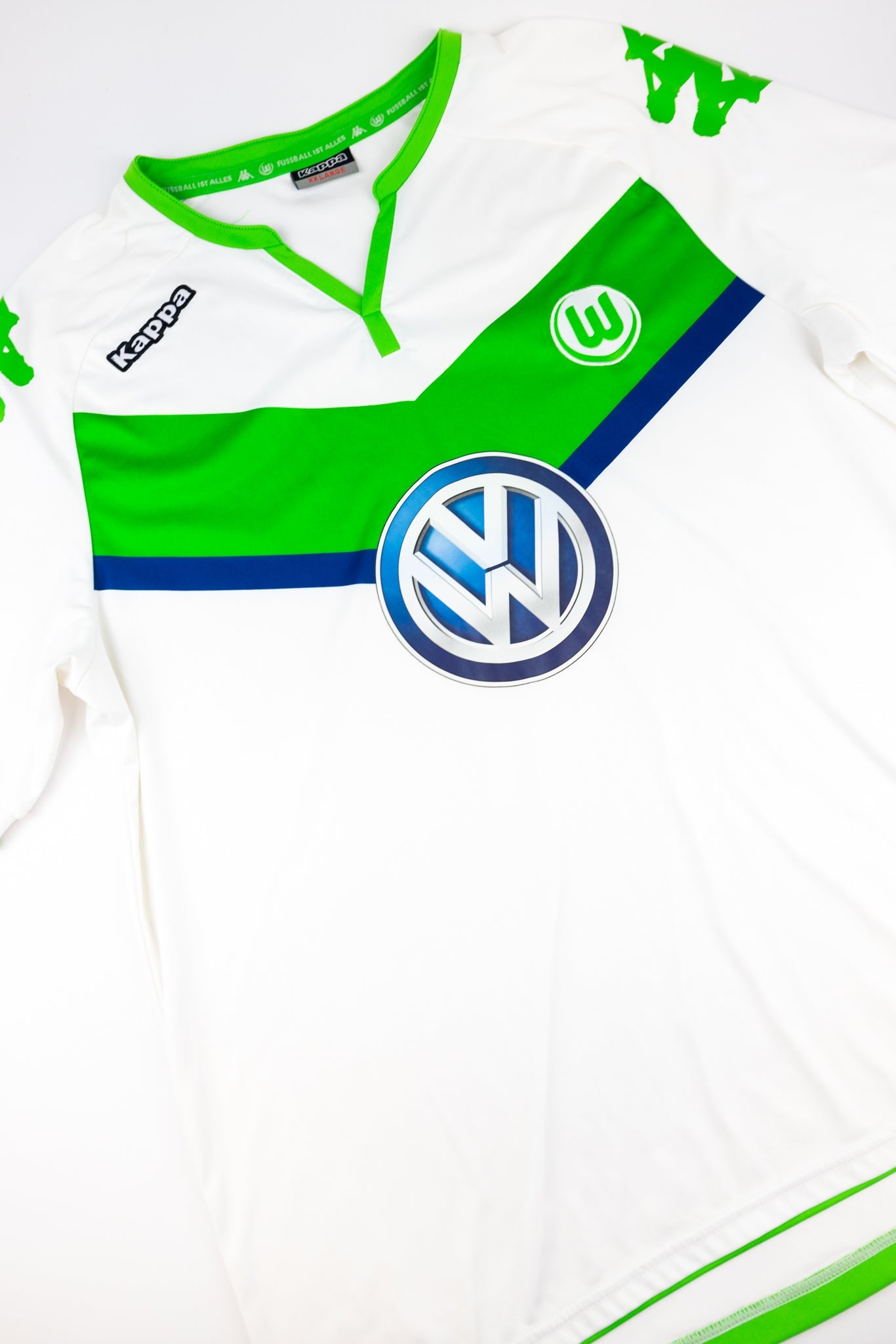 VFL Wolfsburg 2015-16 Football Shirt (2XL)