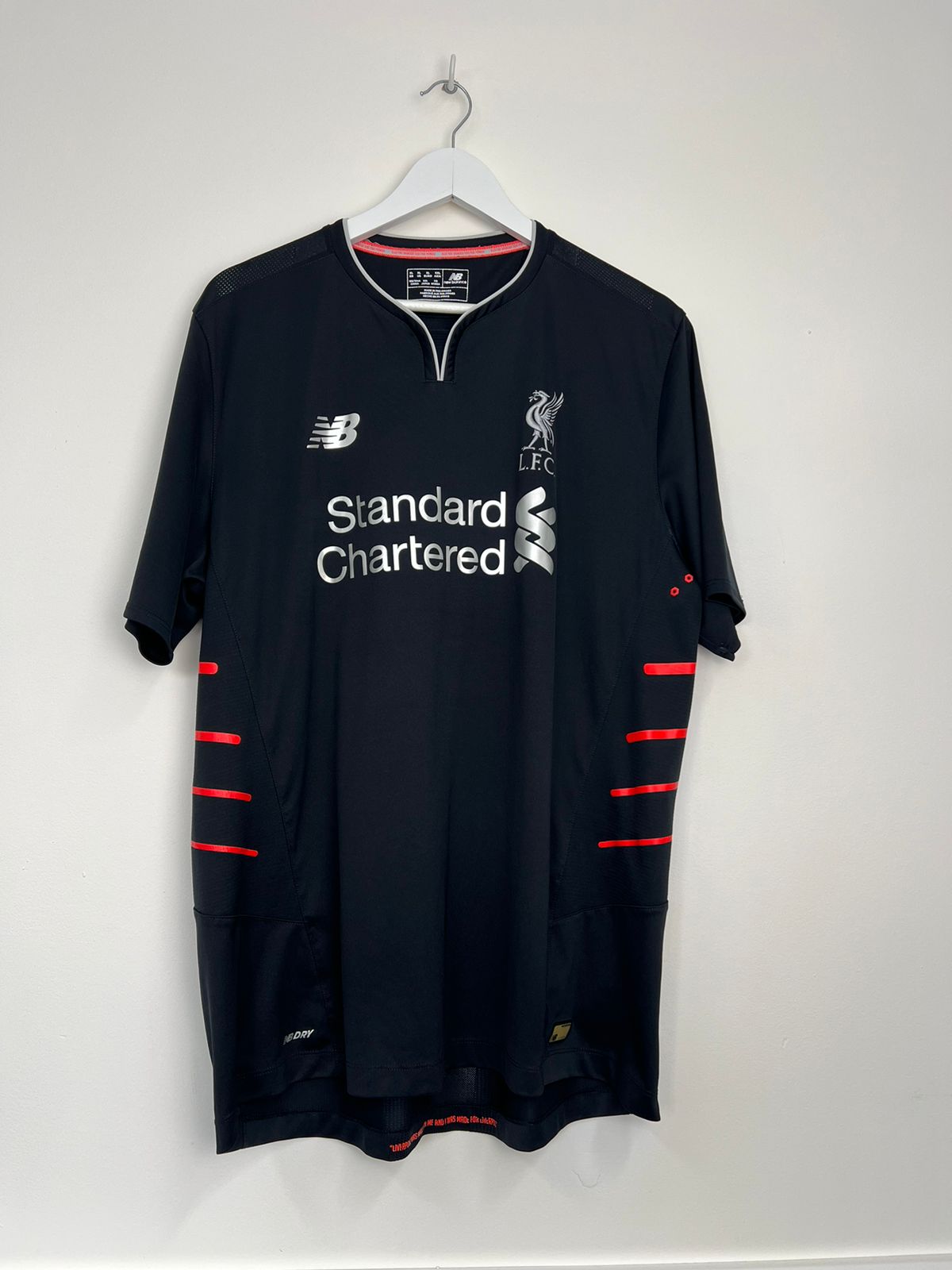 Liverpool 16/17 Away Shirt