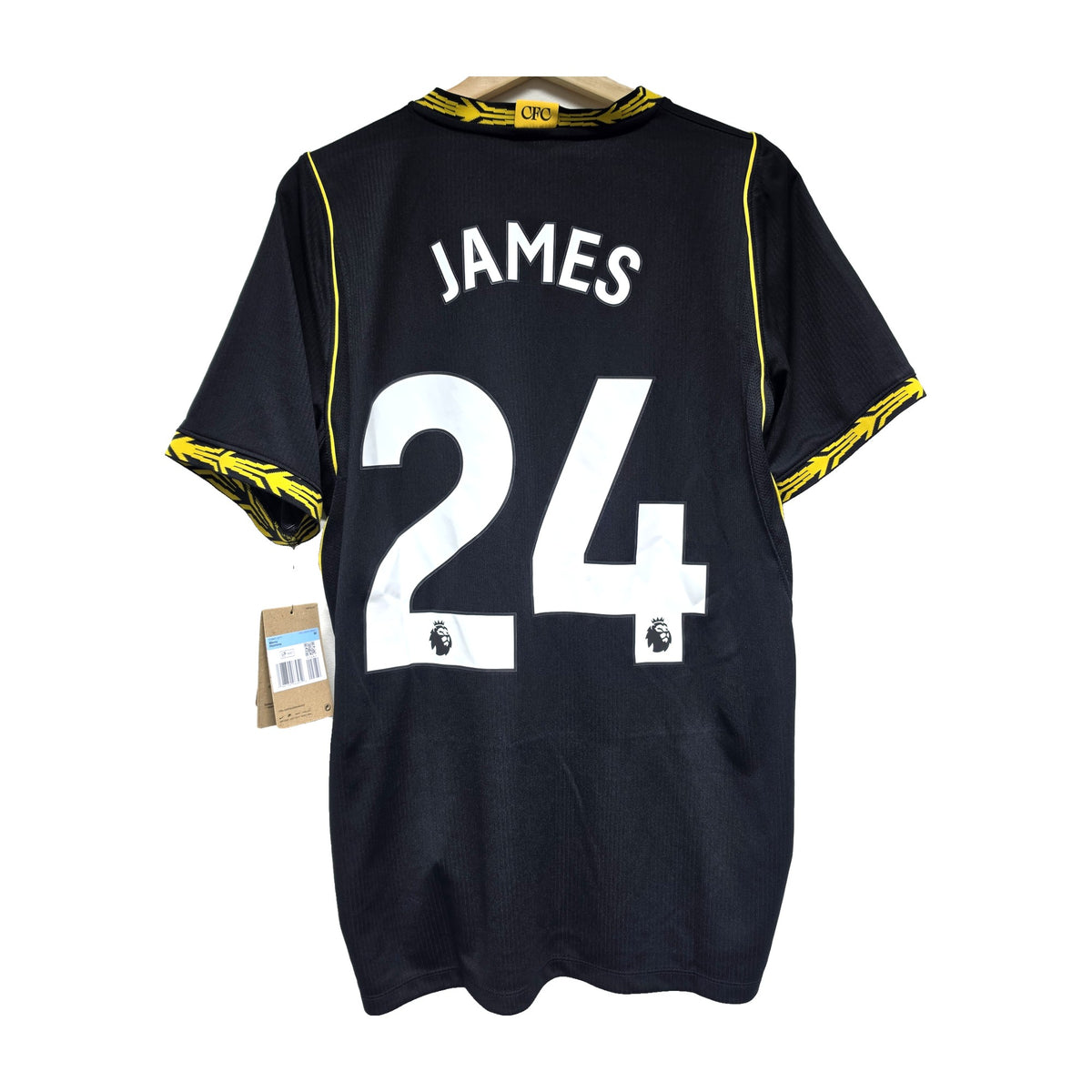 Chelsea 2026/27 away shirt, back with James 24 print